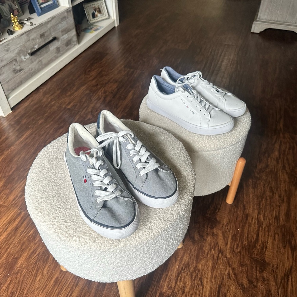 2 pairs Tommy Hilfiger Dual Pack Gray and White Sneakers size 9.5